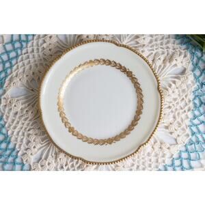 Castleton Laurel Pattern Bread and Butter Plate: Vintage Elegance for Your Table